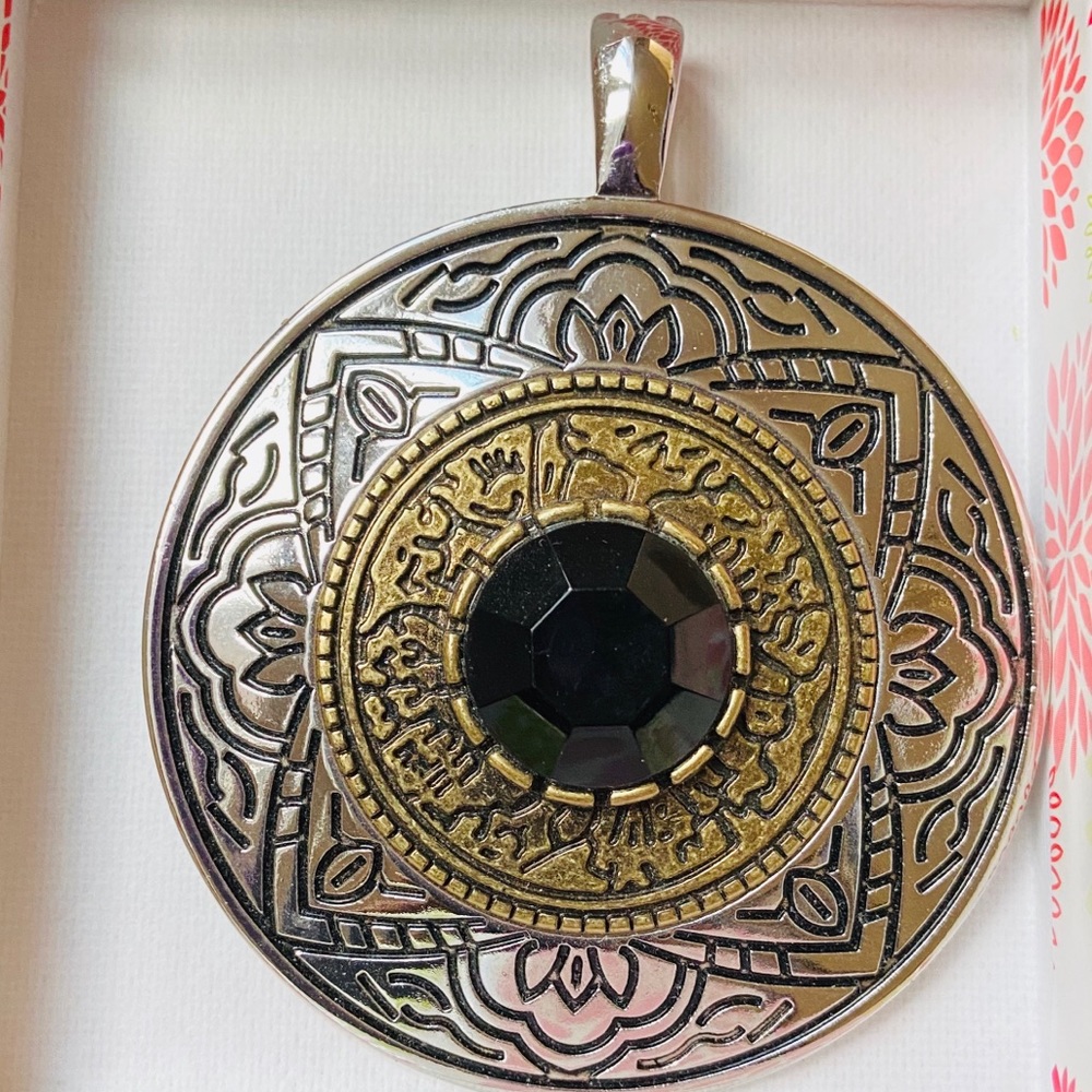 Premier Designs MESA pendant